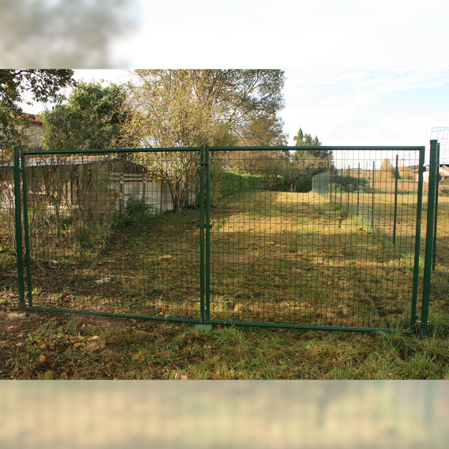 Portail Grillage Vue Exterieur Portail Grillagé en tubes rond plastifié vert en acier galvanisé