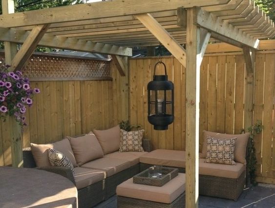 Pergolas en bois aménagée