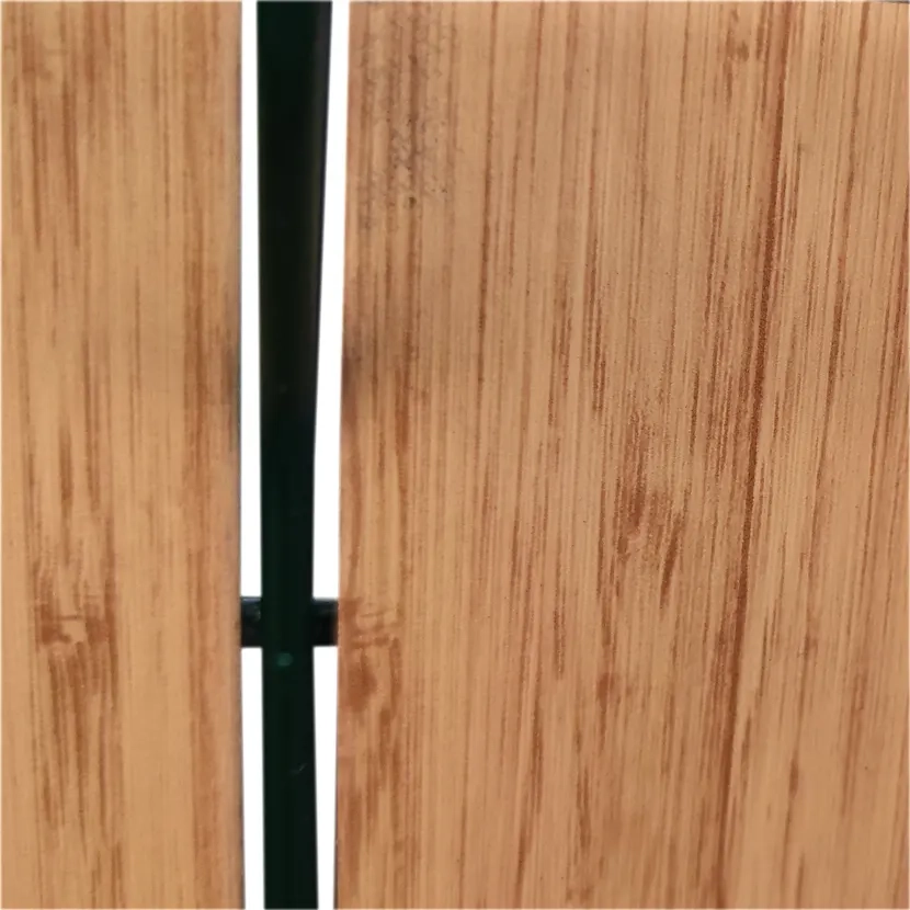 Zoom Lattes en aluminium aspect bois