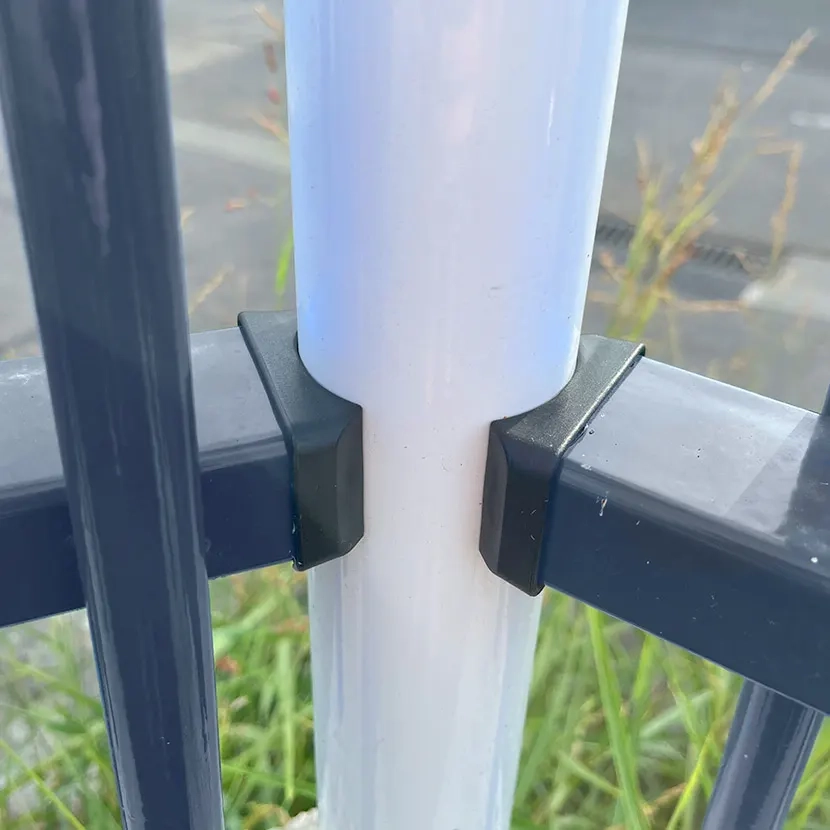 Cloture: poteau cloture barreaudee MACZEN poteau