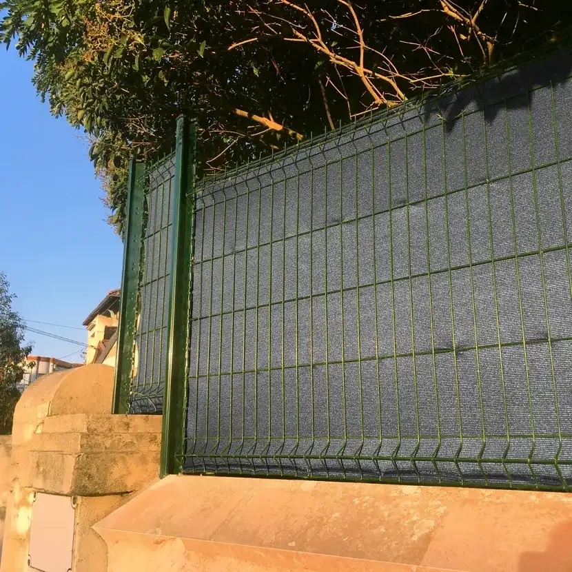 Brise vue Toile double face gris anthracite avec grillage sur muret