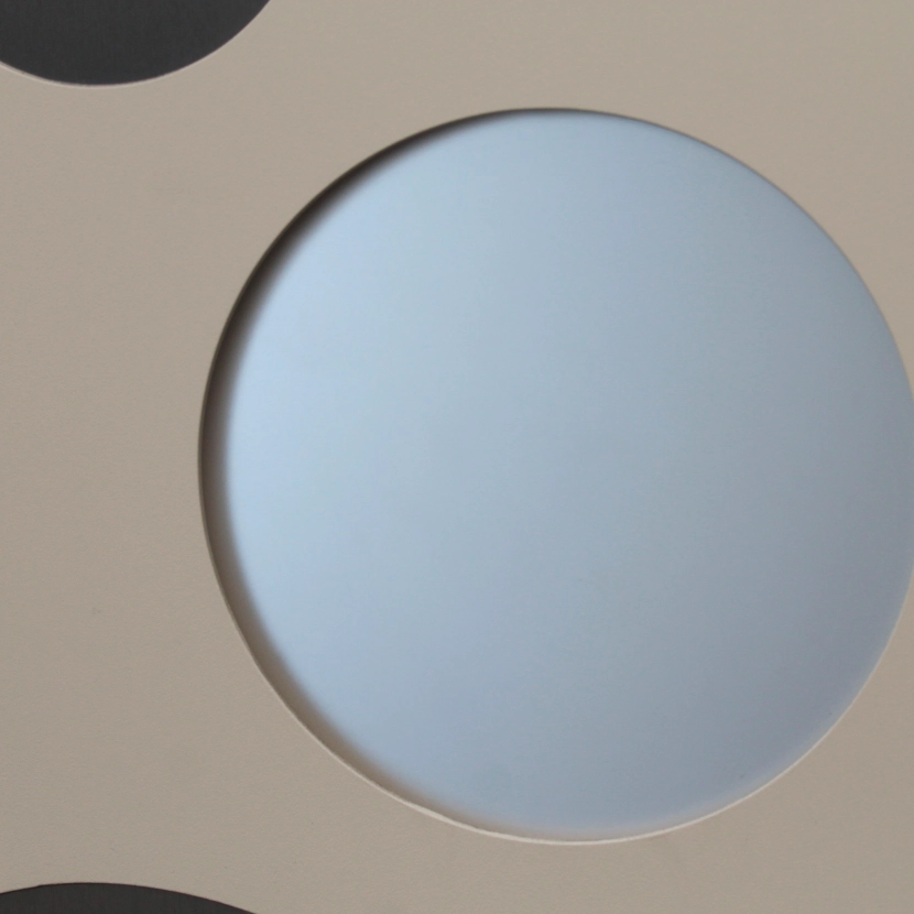 Zoom insert ronds portail Vitoria