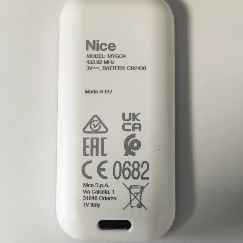 Accessoire Portail: telecommande motorisation NICE (vue dos)